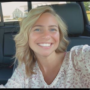 Meet your Posher, Hillary